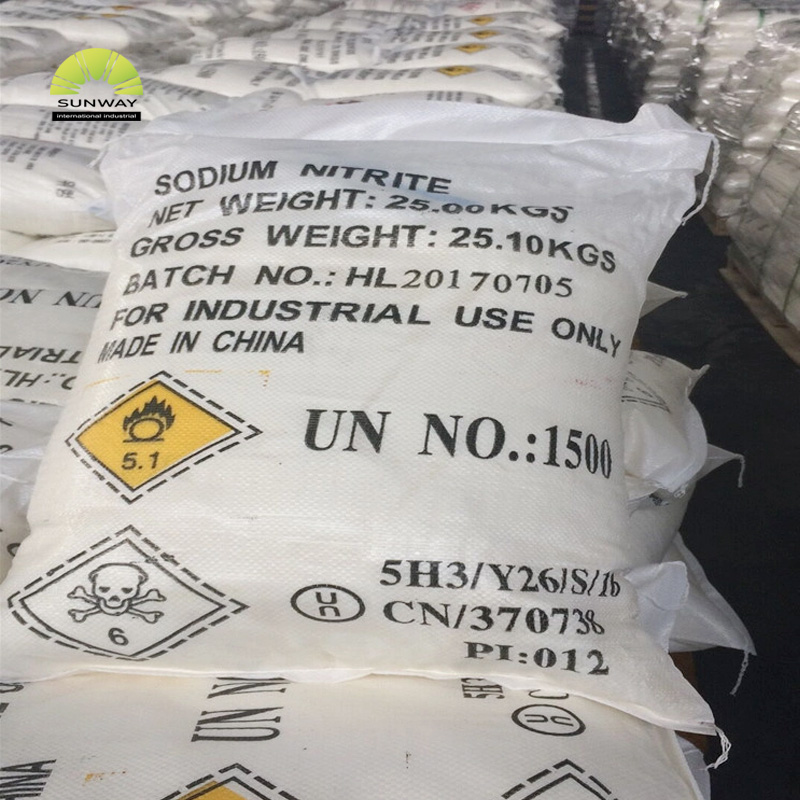 Bahan Tambahan Pangan Pengawet 98,5% Bubuk kristal atau partikel berwarna putih hingga kekuningan Natrium nitrit CAS 7632-00-0
